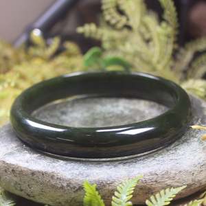 Bracelets: NZ Greenstone Bangle 76mm (BT082) Kawakawa Pounamu