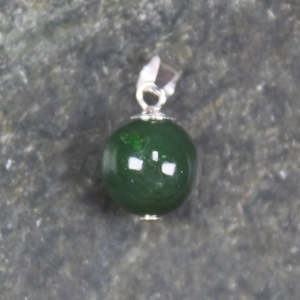 NZ Greenstone Bead Pendant (BM392) Kawakawa Pounamu