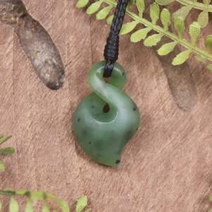 NZ Greenstone XSmall Twist Pendant (BX096) Hapopo Pounamu