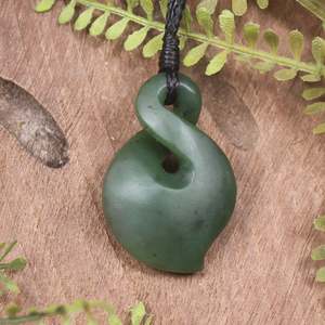 NZ Greenstone Small Twist Pendant (BX088) Hapopo Pounamu