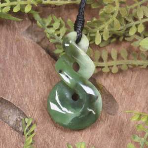 NZ Greenstone Small Twist Pendant (BW857) Hapopo Pounamu