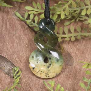 NZ Greenstone Small Twist Pendant (BW852) Flower Jade Pounamu