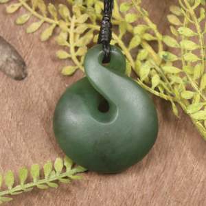 NZ Greenstone Small Twist Pendant (BX084) Hapopo Pounamu