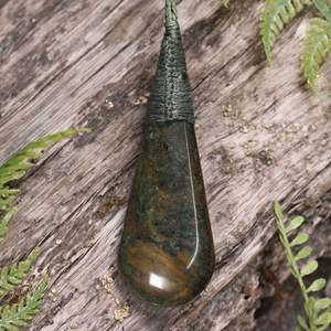 Gemstone Necklace: NZ Obay Stone Medium Roimata Pendant (BX143)