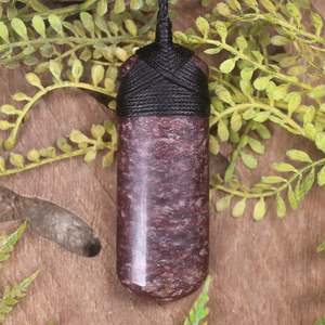 Aroha Stone Medium Roimata Pendant (BP174)