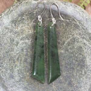 NZ Greenstone Medium Roimata Earrings (BW575) Hapopo Pounamu