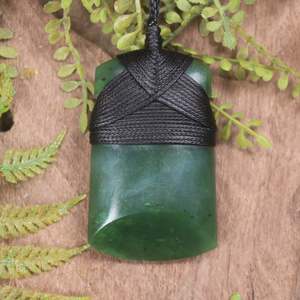 NZ Greenstone Small Toki Pendant (BX688) Hapopo Pounamu