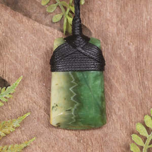 NZ Greenstone XSmall Toki Pendant (AR060) Flower Jade Pounamu