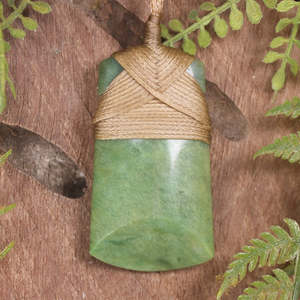 NZ Greenstone Small Toki Pendant (BW257) Flower Jade Pounamu
