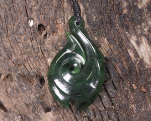 NZ Greenstone Medium Hei Matau Pendant (BH672) Kawakawa Pounamu