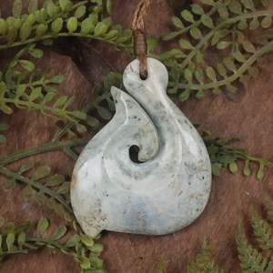 NZ Greenstone Medium Hei Matau Pendant (BP435) Hapopo Pounamu