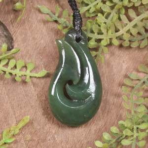 NZ Greenstone Small Hei Matau Pendant (BX629) Hapopo Pounamu