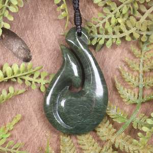 NZ Greenstone Medium Hei Matau Pendant (BW404) Hapopo Pounamu