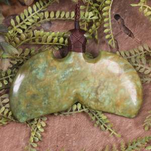 Pounamu Hei Matau Whale Tails: NZ Greenstone XLarge Whale Tail Pendant (BX341) Flower Jade Pounamu
