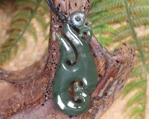 NZ Greenstone Medium Manaia Pendant (BH263) Inanga Pounamu