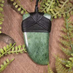 NZ Greenstone Small Niho Taniwha Tooth Pendant (BX550) Flower Jade Pounamu