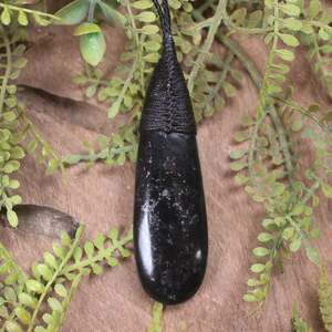 NZ Serpentine Medium Roimata Pendant (BX529)