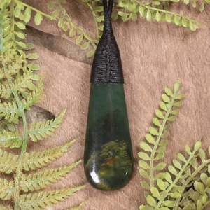 NZ Greenstone Medium Roimata Pendant (BW952) Flower Jade Pounamu