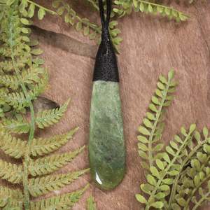 NZ Greenstone Medium Roimata Pendant (BW953) Hapopo Pounamu