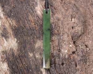 NZ Greenstone Small Roimata Pendant (BM293) Hapopo Pounamu