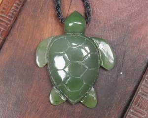 NZ Greenstone Medium Turtle Pendant (BK754) Hapopo Pounamu