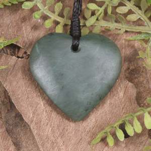 NZ Greenstone Small Heart Pendant (BN848) Rimu Pounamu