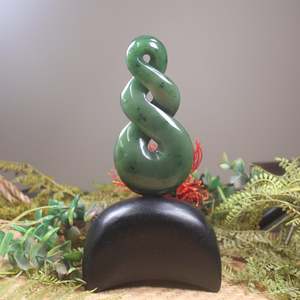NZ Greenstone Twist Sculpture (BX666) Kawakawa Pounamu