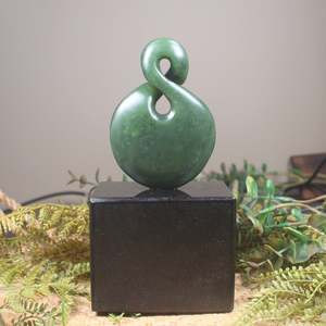 NZ Greenstone Twist Sculpture (BX511) Hapopo Pounamu