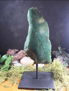 NZ Greenstone Freeform Sculpture (H749) Hapopo Pounamu