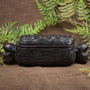 Waka Huia Box (BT797)