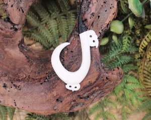 NZ Bone Medium Hei Matau Pendant (AC391)