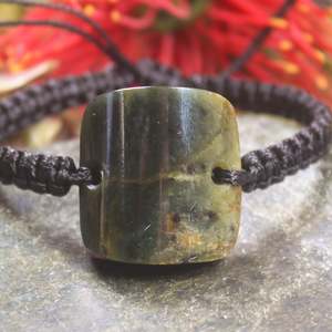 NZ Greenstone Adjustable Cord Bracelet (BX362) Rimu Pounamu