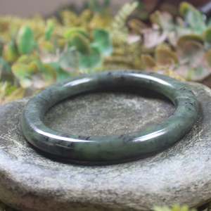 NZ Greenstone Bangle 60mm (BX323) Rimu Pounamu