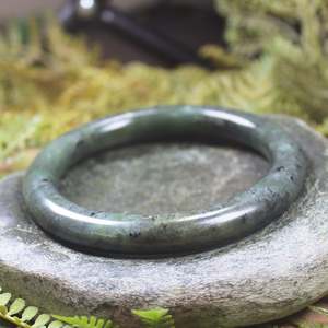 NZ Greenstone Bangle 64mm (BT071) Rimu Pounamu