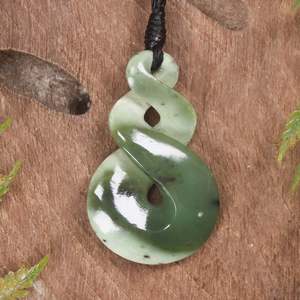 NZ Greenstone Small Twist Pendant (BW009) Hapopo Pounamu