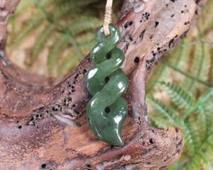 NZ Greenstone Medium Twist Pendant (AE215) Hapopo Pounamu