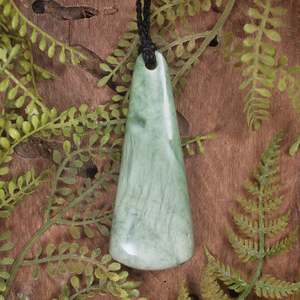 NZ Greenstone Large Freeform Pendant (BW310) Inanga Pounamu