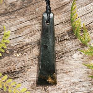 NZ Greenstone Small Freeform Toki Pendant (BT727) Kawakawa Pounamu