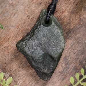 NZ Greenstone Small Freeform Pendant (BT802) Kawakawa Pounamu