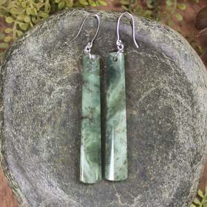 NZ Greenstone Medium Roimata Earrings (BX778) Hapopo Pounamu
