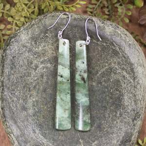 NZ Greenstone Medium Roimata Earrings (BX773) Hapopo Pounamu
