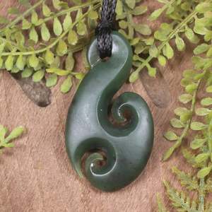 NZ Greenstone Medium Koru Pendant (BX729) Hapopo Pounamu
