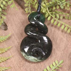 NZ Greenstone Medium Koru Twist Pendant (BM963) Rimu Pounamu