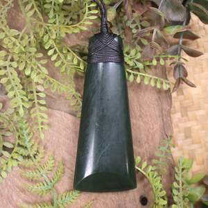 NZ Greenstone Large Toki Pendant (BX836) Kawakawa Pounamu