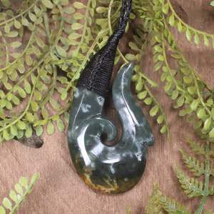 NZ Greenstone Medium Hei Matau Pendant (CA545) Rimu Pounamu