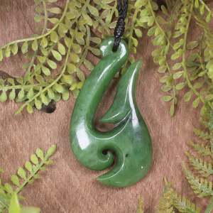 NZ Greenstone Medium Hei Matau Pendant (CA128) Hapopo Pounamu