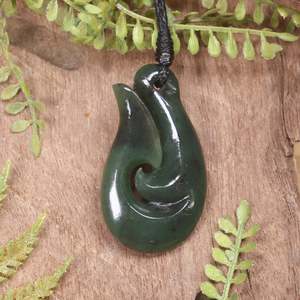 NZ Greenstone Small Hei Matau Pendant (BX635) Kawakawa Pounamu