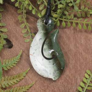 NZ Greenstone Medium Hei Matau Pendant (BP424) Hapopo Pounamu