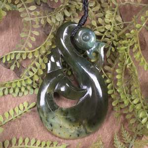 NZ Greenstone Large Manaia Pendant (BX940) Rimu Pounamu