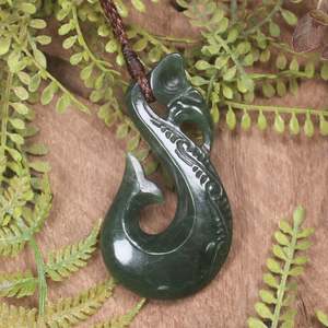 NZ Greenstone Medium Manaia Pendant (BX794) Kawakawa Pounamu